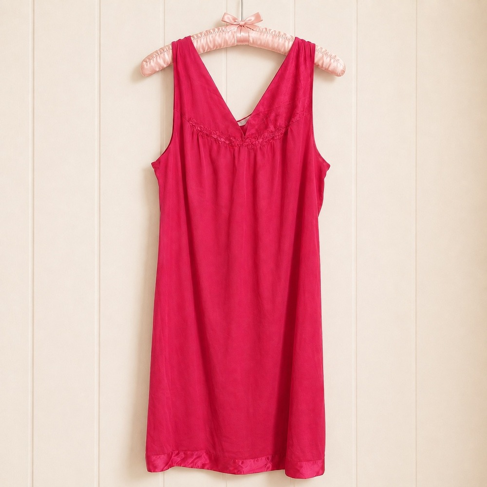 Vintage Vanity Fair Hot Pink Nylon Nightgown Women's Large USA Lace